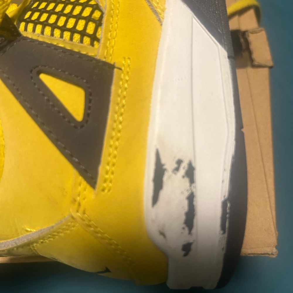 Jordan 4 - Picture 6 of 10
